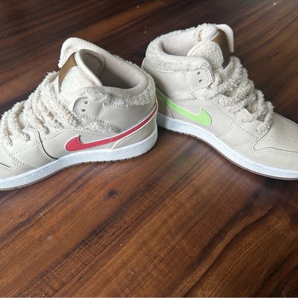 Nike Air Jordan 1 - Picture 6 of 8